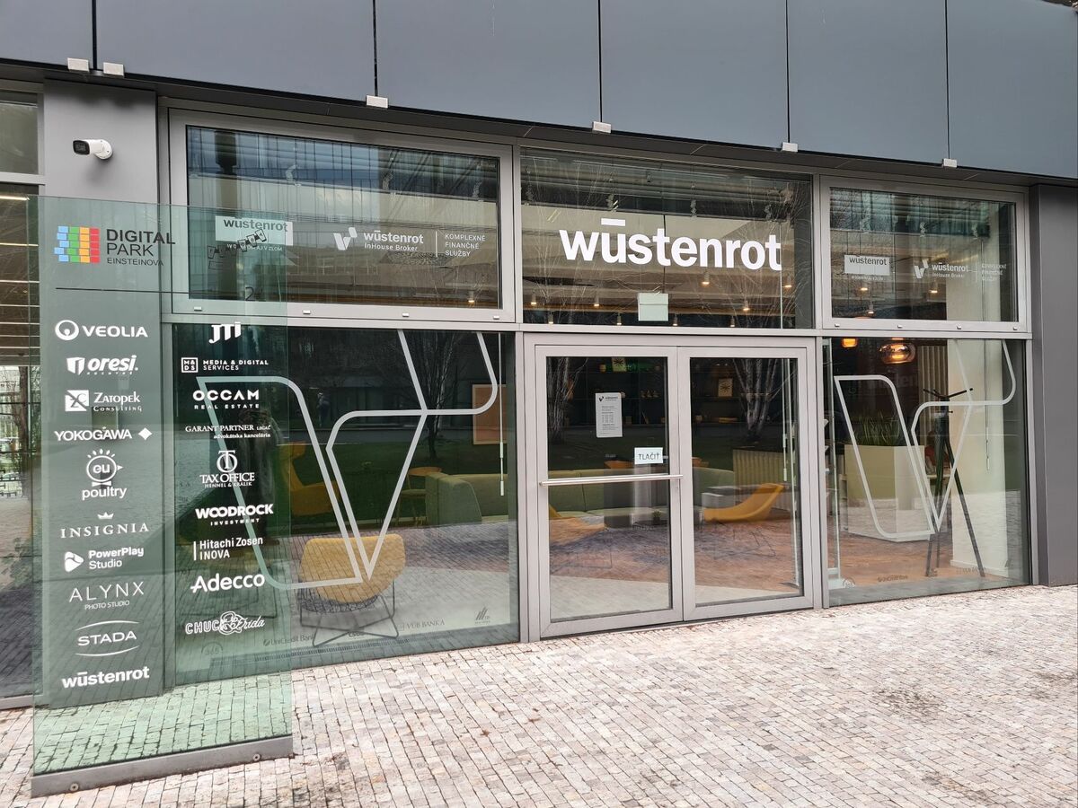 Wuestenrot retail space